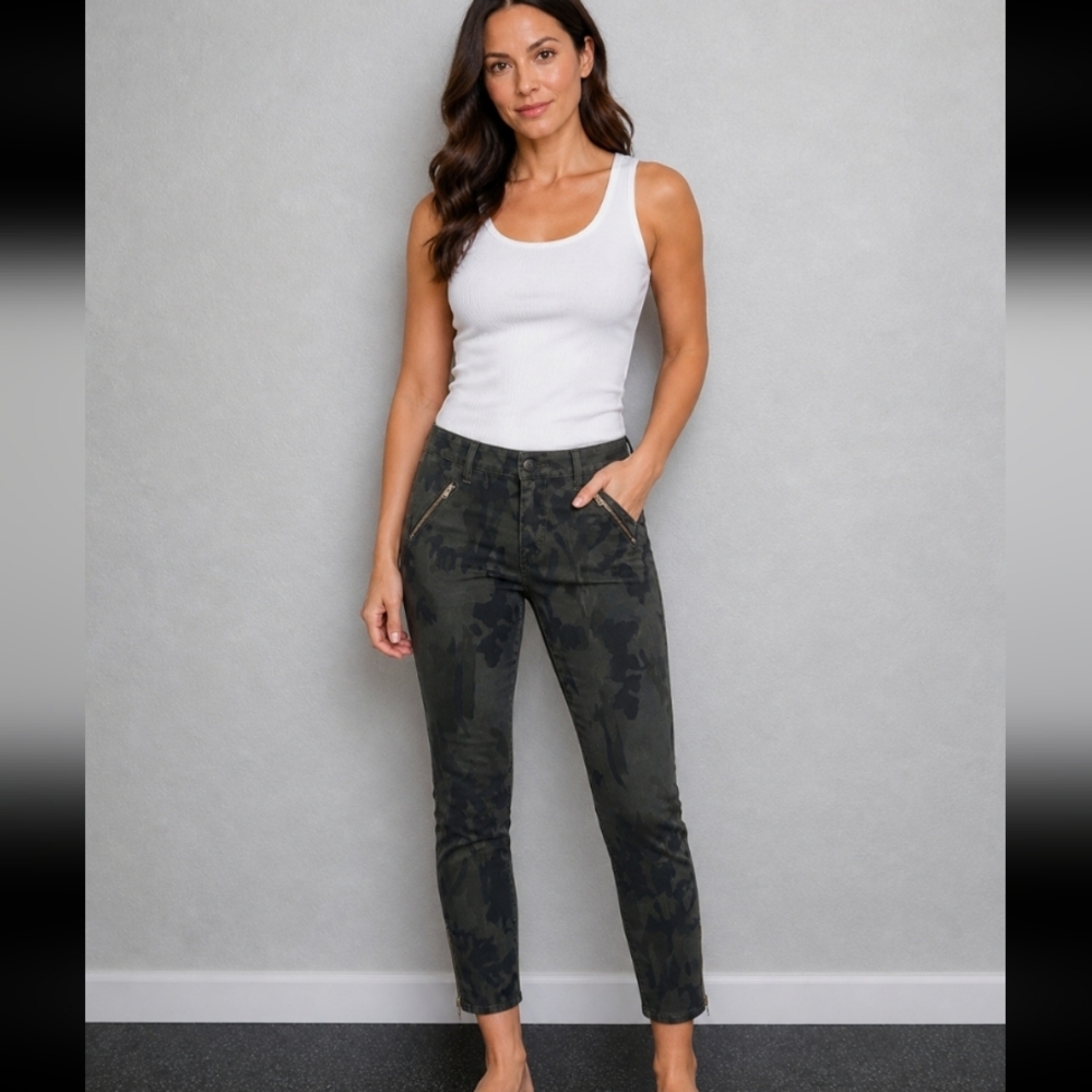 HABITUAL Amelia High Rise Camo Zippers 24